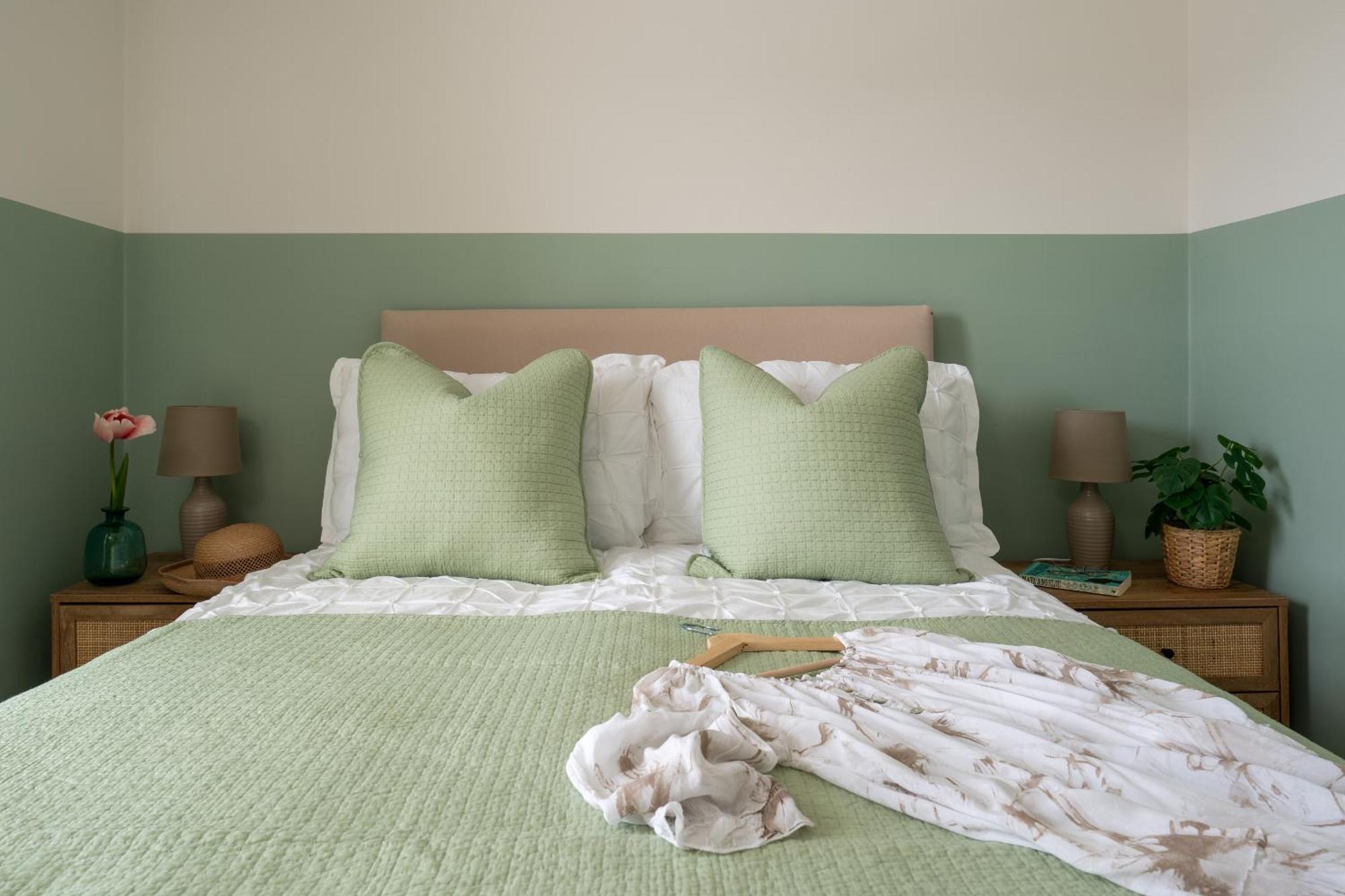 Lawsons Place - Family-Friendly Apartment With Parking On Babbacombe Downs In トーキー エクステリア 写真