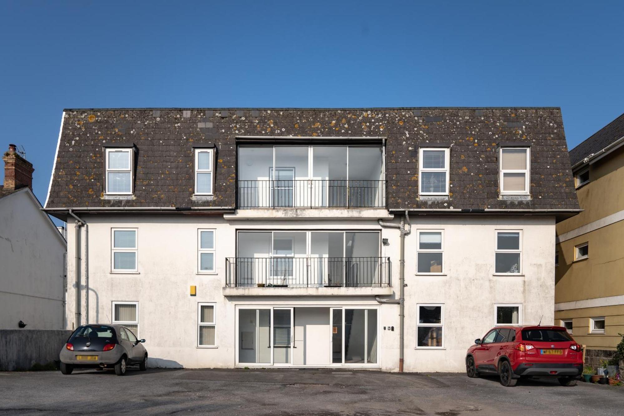 Lawsons Place - Family-Friendly Apartment With Parking On Babbacombe Downs In トーキー エクステリア 写真