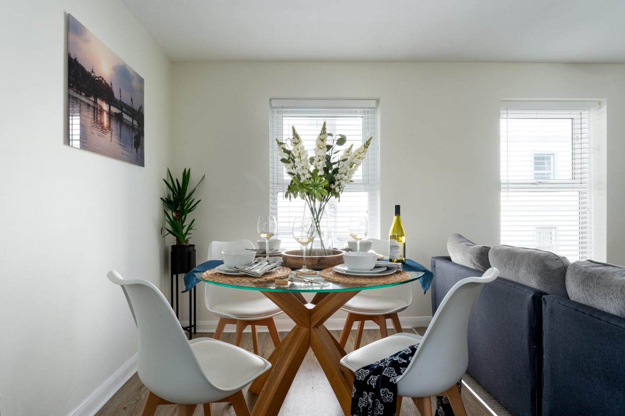 Lawsons Place - Family-Friendly Apartment With Parking On Babbacombe Downs In トーキー エクステリア 写真