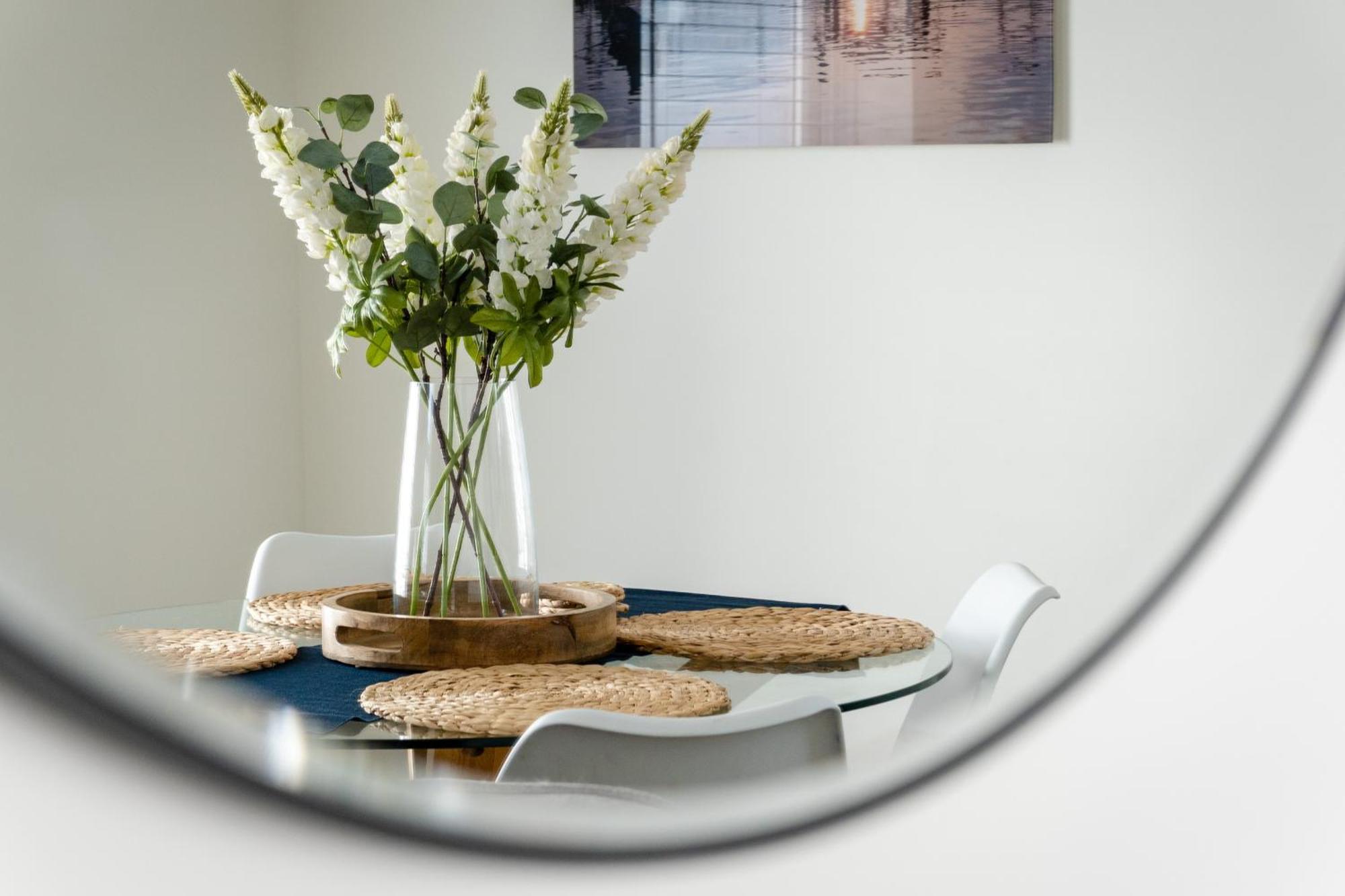 Lawsons Place - Family-Friendly Apartment With Parking On Babbacombe Downs In トーキー エクステリア 写真