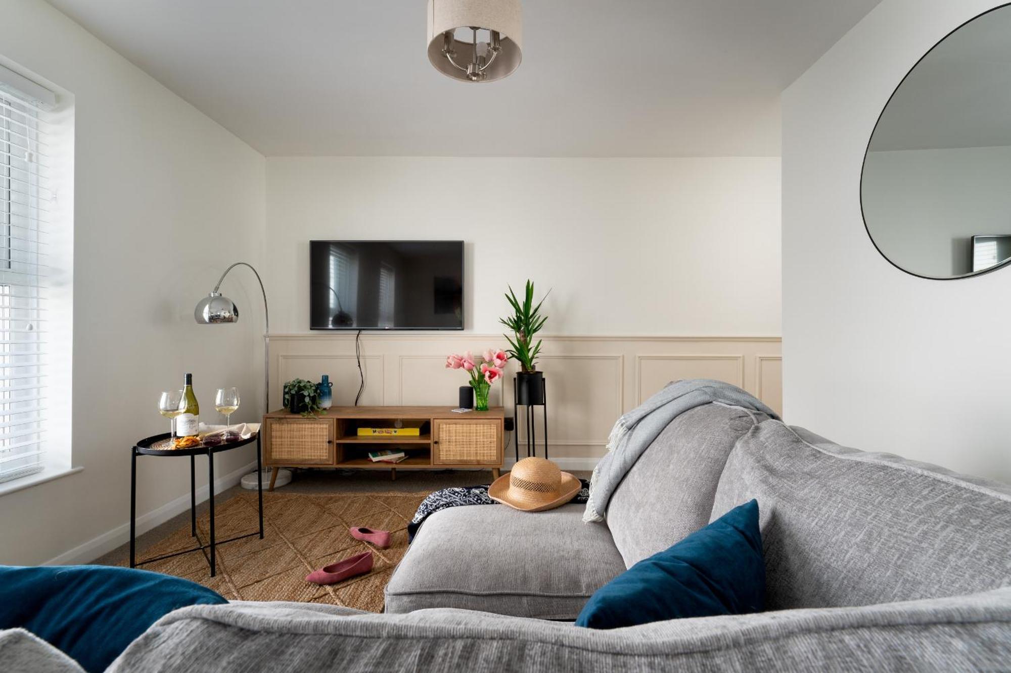 Lawsons Place - Family-Friendly Apartment With Parking On Babbacombe Downs In トーキー エクステリア 写真